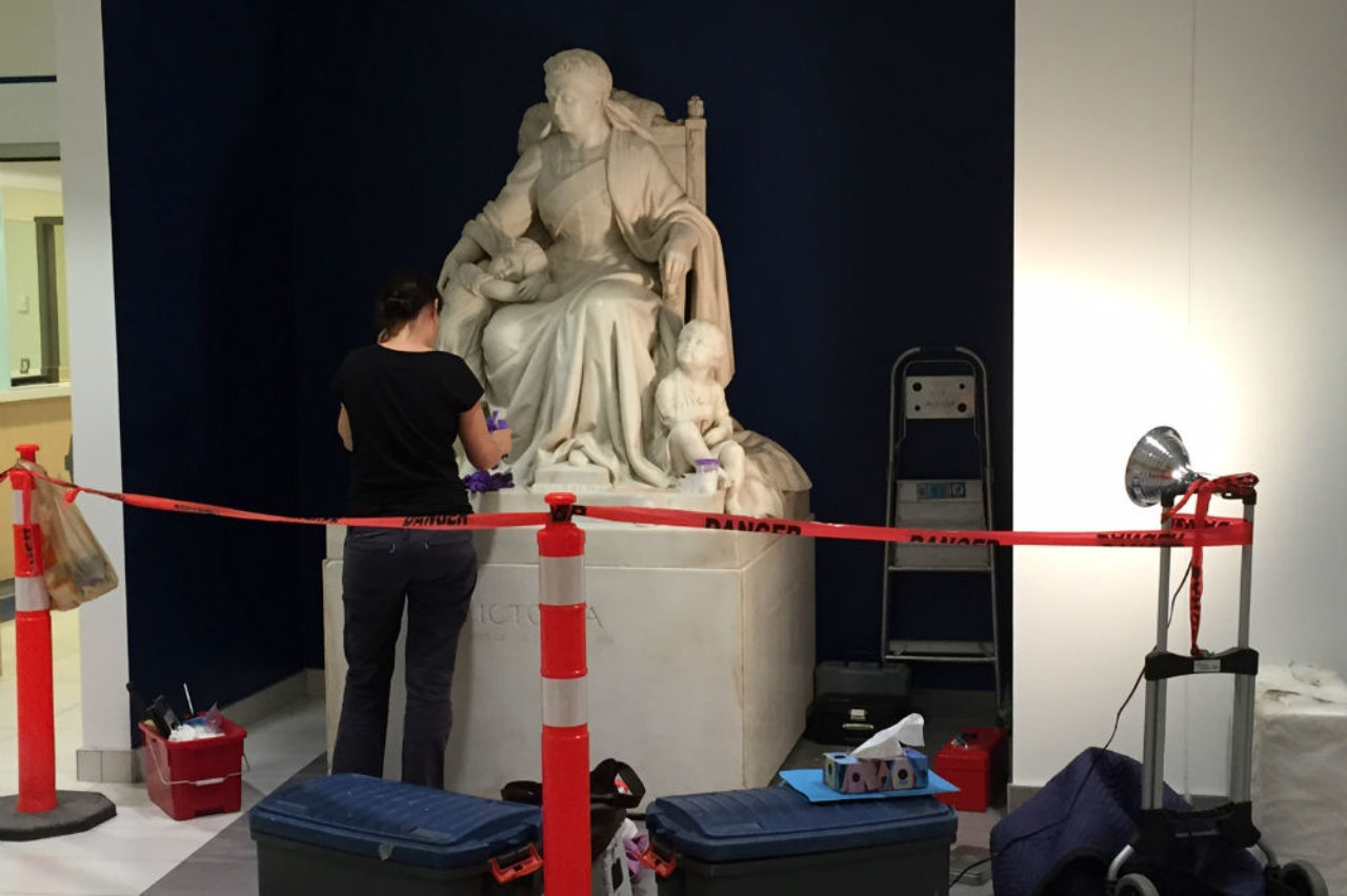 restoration-work-queen-Victoria-statue-glen-muhc