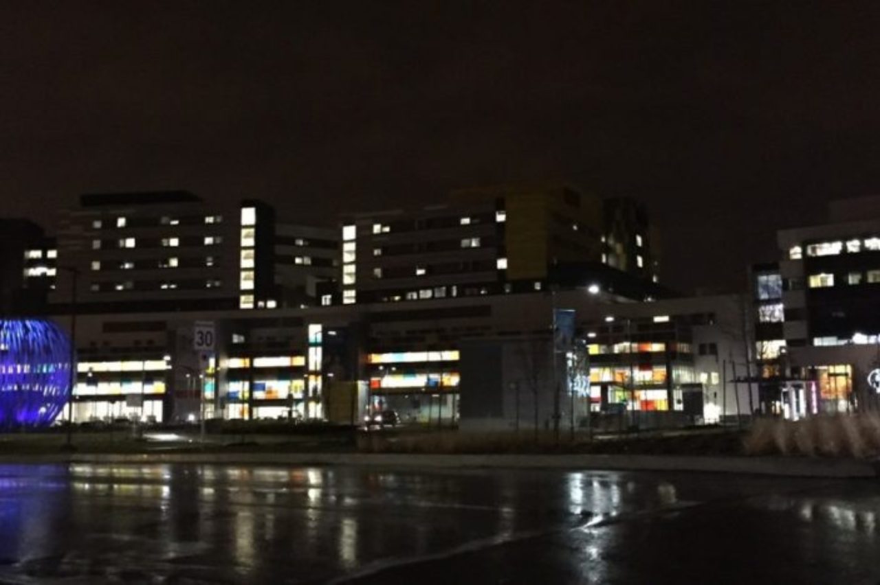 muhc-glen-campus-one-raining-night-our-muhc