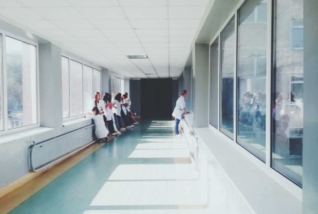 doctors-glass-hallway-127873