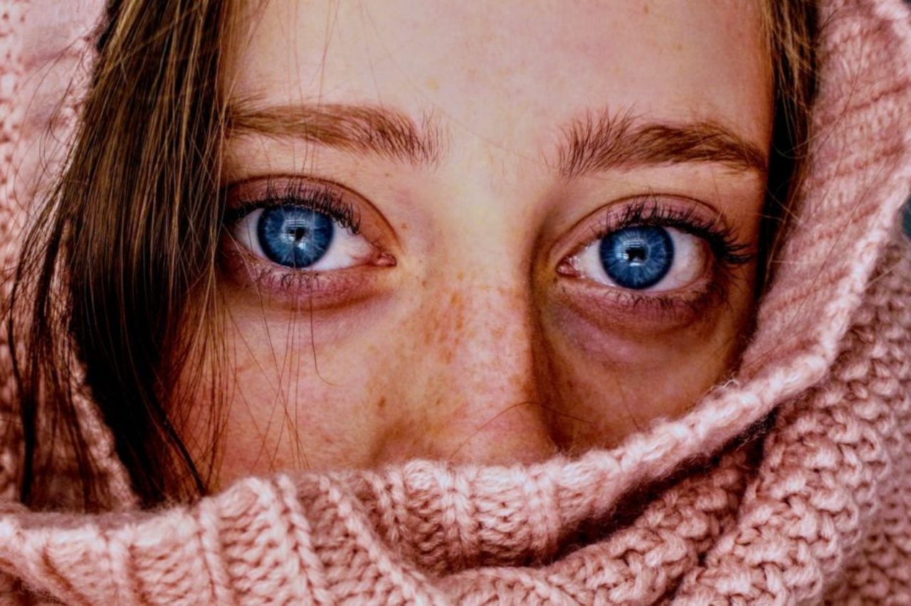 clocloseup-female-face-wrapped-in-pink-scarf-adult-beautiful-beauty-1054422seup-female-face-