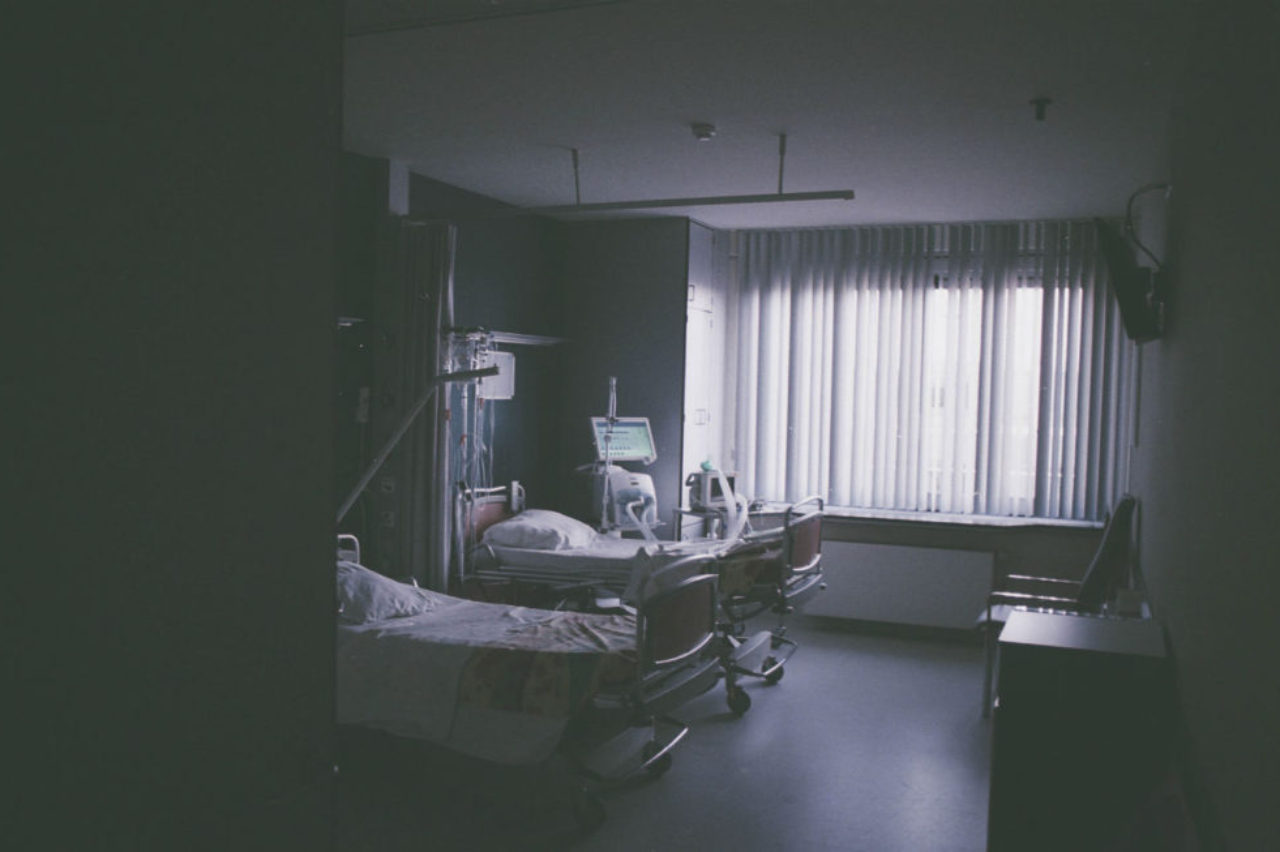 dark-patients-room-greyscale