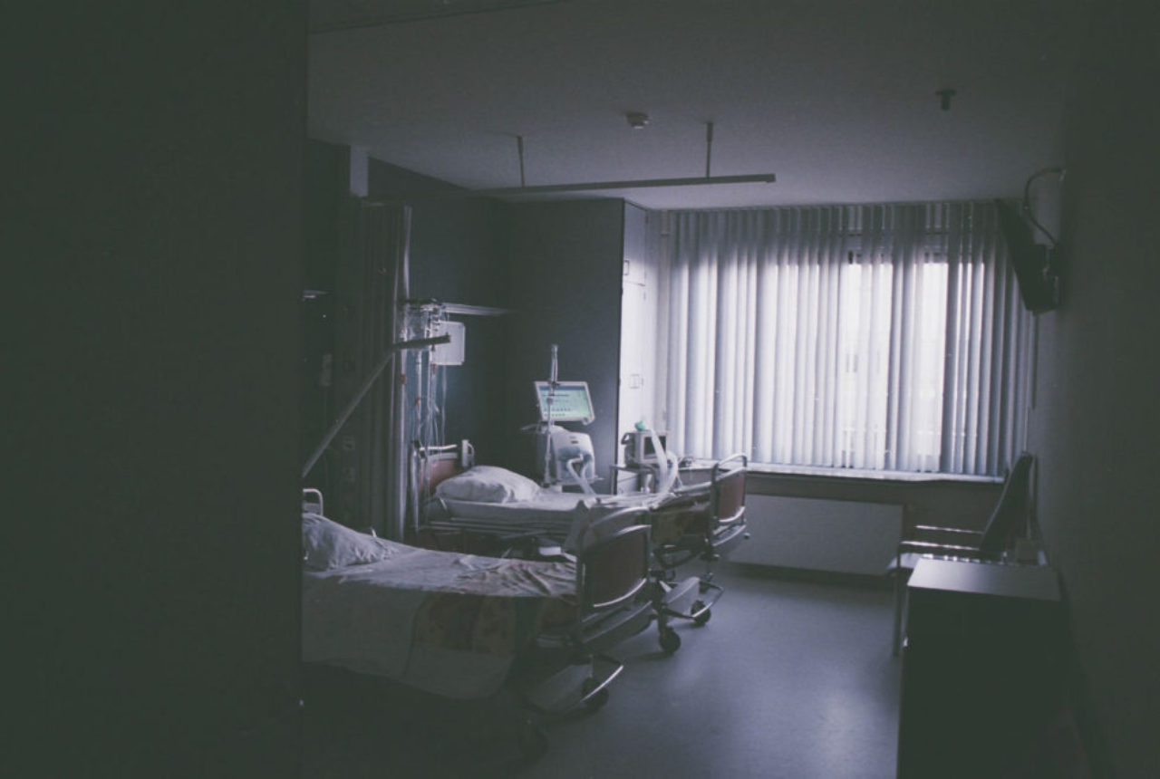 dark-patients-room-greyscale