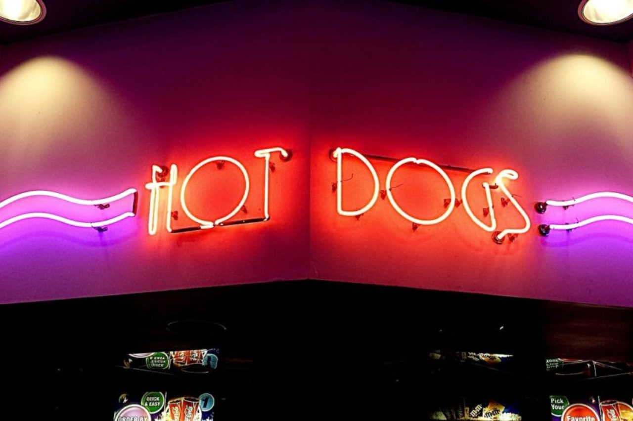 hot-dog-neon-sign-over-restaurant